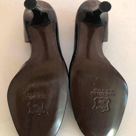 Stuart Weitzman black patent open toed pump - Picture 5 of 9